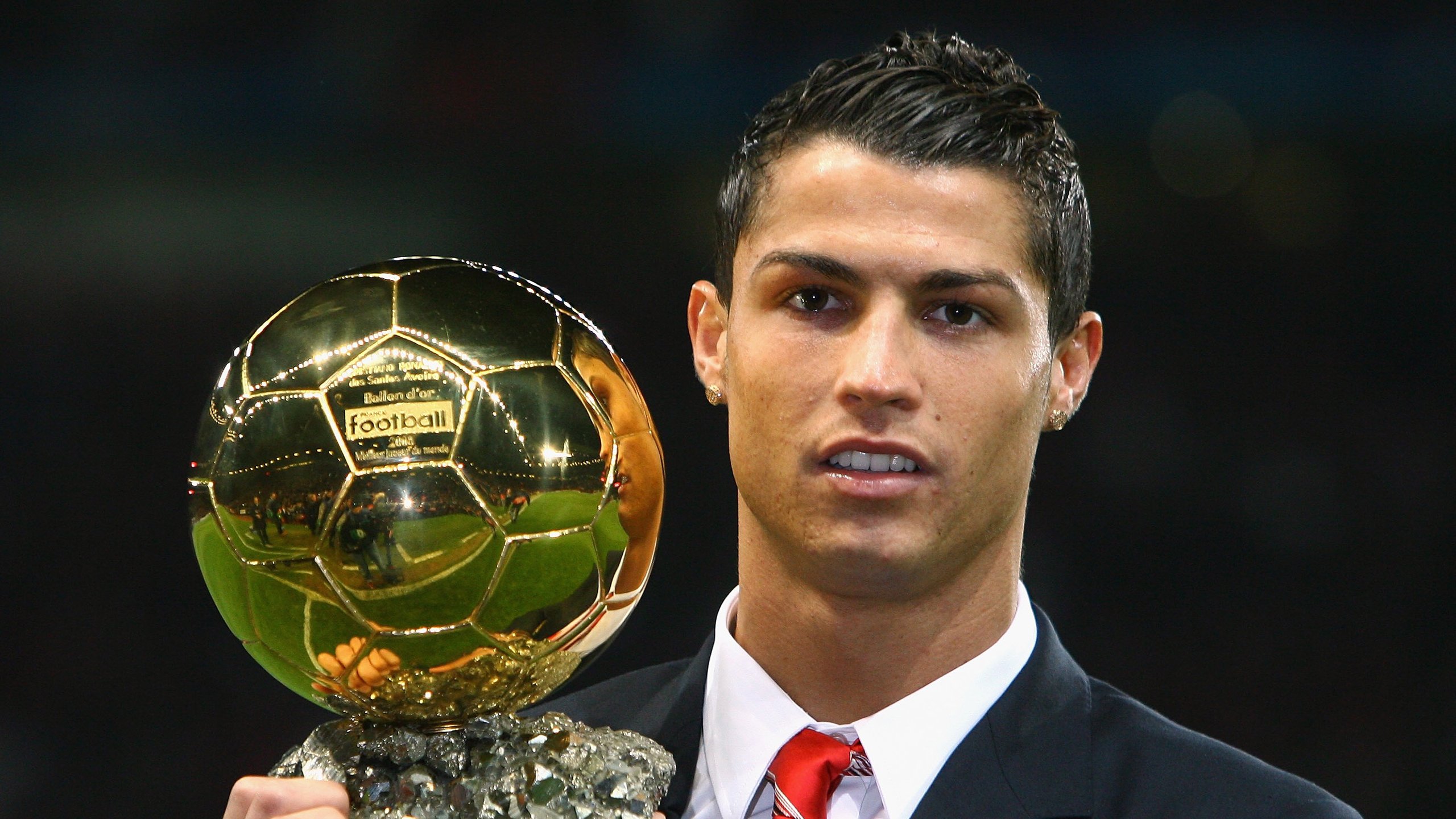 曼城挑战阿贾克斯：各自实力碰撞，曼城签阿克